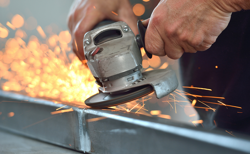 Working with a grinding machine